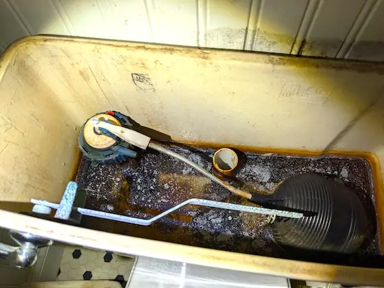 clean inside toilet tank