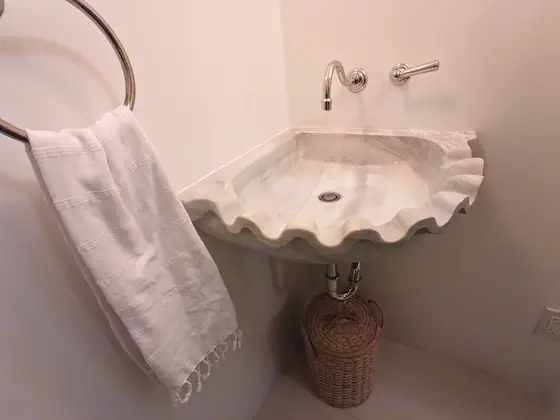 marble shell corner sink